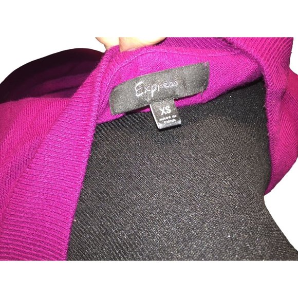 Express - Women's XSmall Fushia Low V Neck Half Sleeve Sweater - Wide cuffs and - Picture 6 of 8